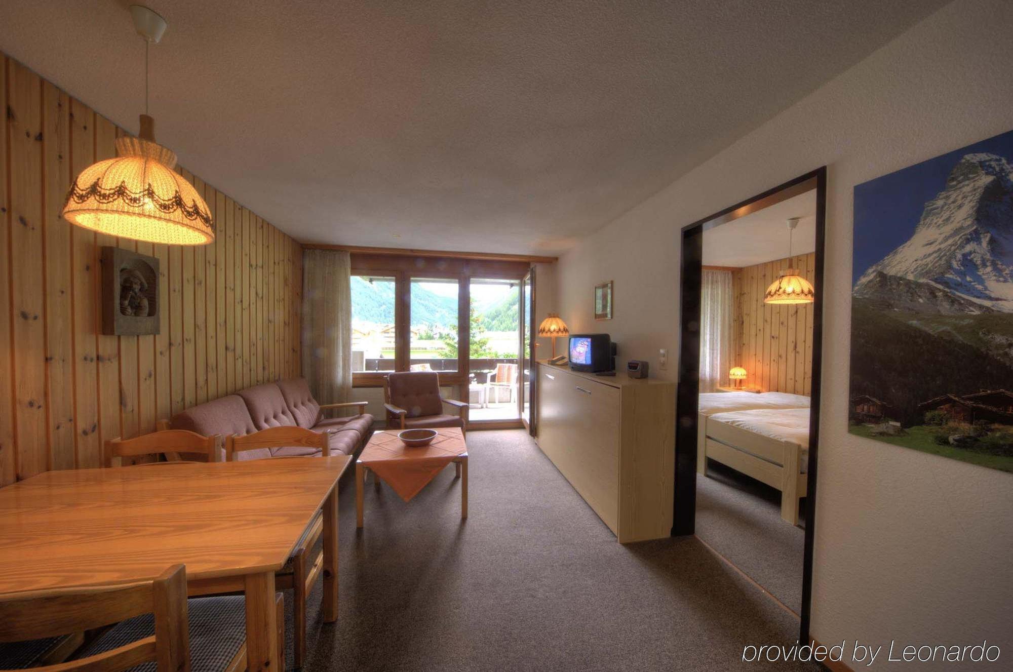 Premium Apartments @ Monte Rosa Täsch Zimmer foto