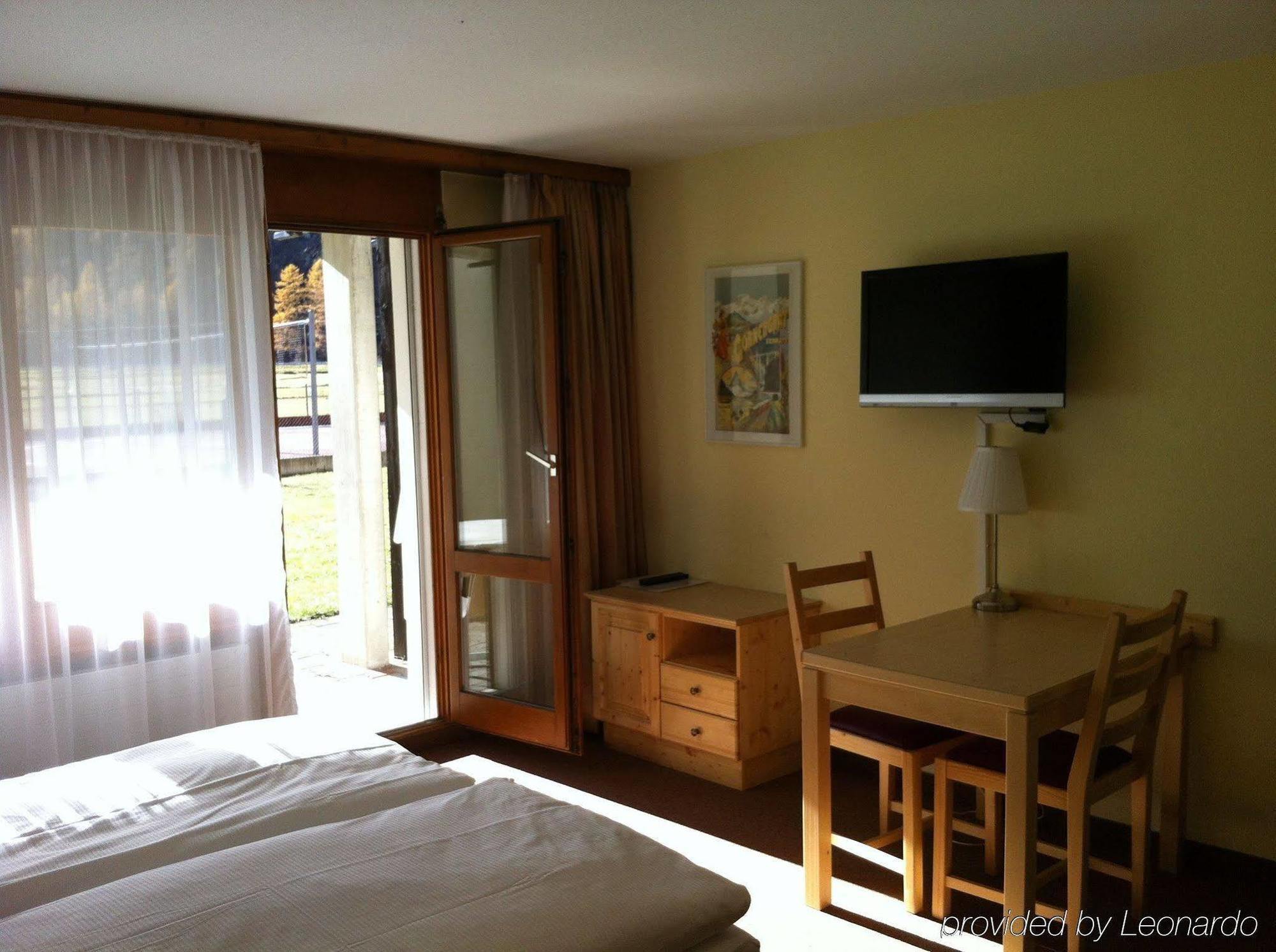 Premium Apartments @ Monte Rosa Täsch Zimmer foto